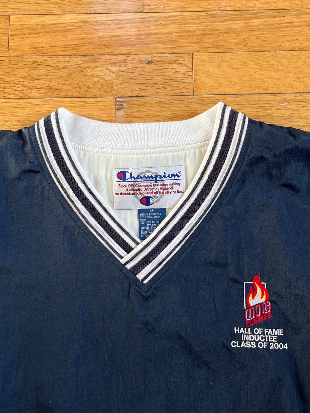VTG Champion UIC Flames Hall of Fame Inductee 2004 Windbreaker Pullover Y2K Logo